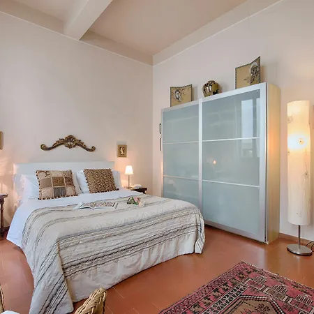 Pitti Velvet Apartment